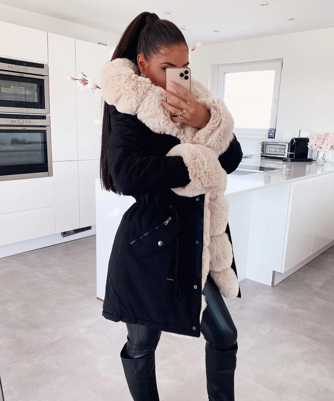 ARIANA JACKET